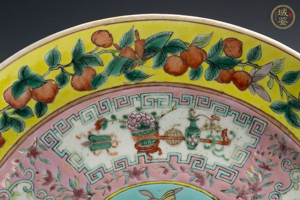 古玩陶瓷晚清·粉彩花蝶博古紋折腰盤真品鑒賞圖