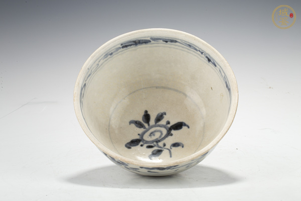 古玩陶瓷明·青花花卉紋碗真品鑒賞圖