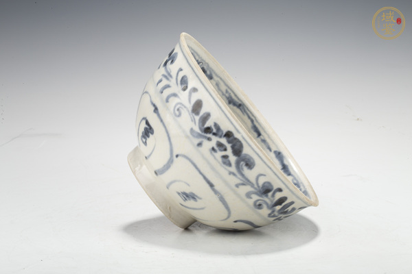 古玩陶瓷明·青花花卉紋碗真品鑒賞圖