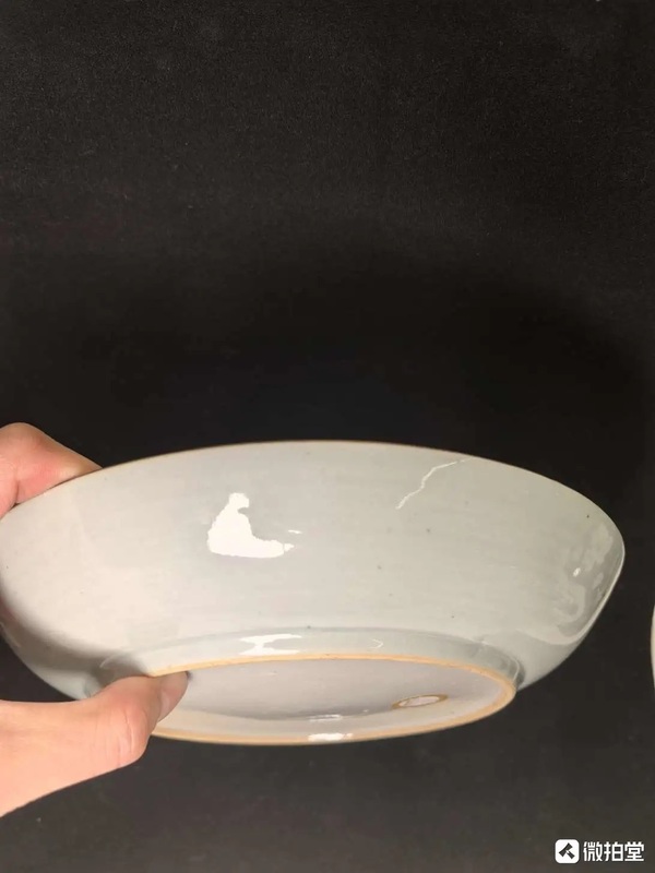古玩陶瓷清早期·青花暗刻花卉紋大盤拍賣,當前價格3288元