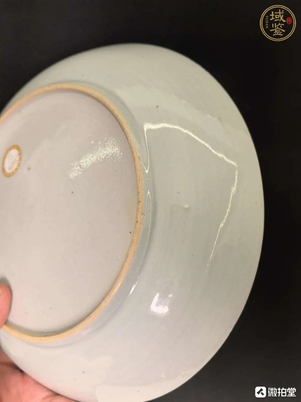 古玩陶瓷青花暗刻花卉紋盤真品鑒賞圖