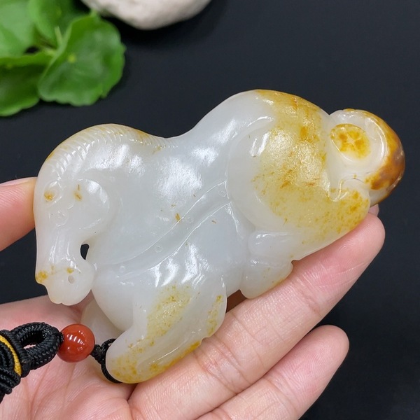古玩轉(zhuǎn)賣288天然和田玉手把件  馬到成功  配證書拍賣，當(dāng)前價(jià)格388元