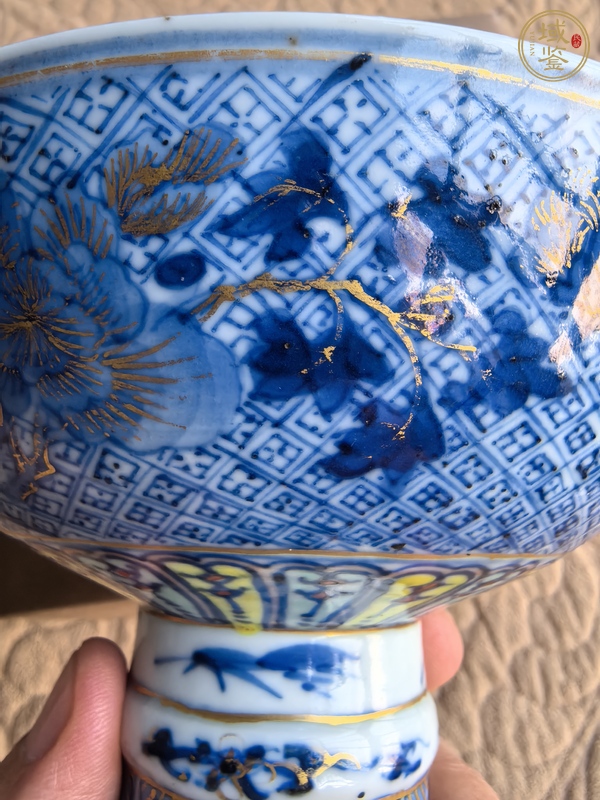 古玩陶瓷青花斗彩花卉描金高足碗真品鑒賞圖