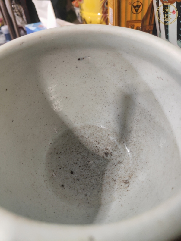 古玩陶瓷纏枝花卉紋青花缸真品鑒賞圖