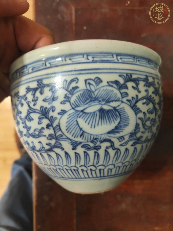 古玩陶瓷清中·青花纏枝花卉紋案缸 真品鑒賞圖