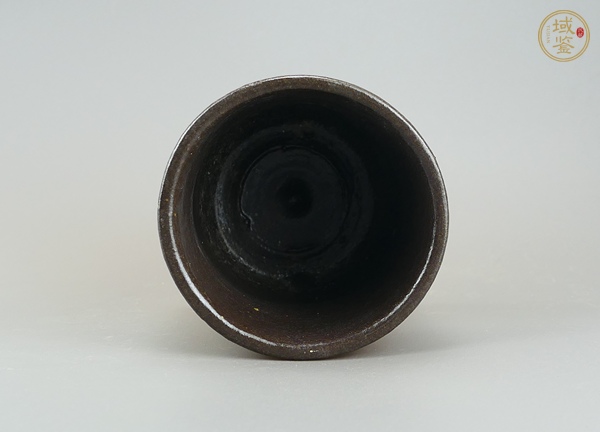 古玩陶瓷吉州窯系刻花筆筒真品鑒賞圖