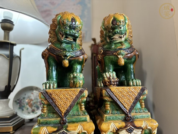 古玩陶瓷三彩獅子擺件真品鑒賞圖