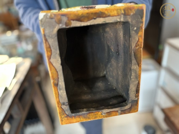 古玩陶瓷三彩獅子擺件真品鑒賞圖