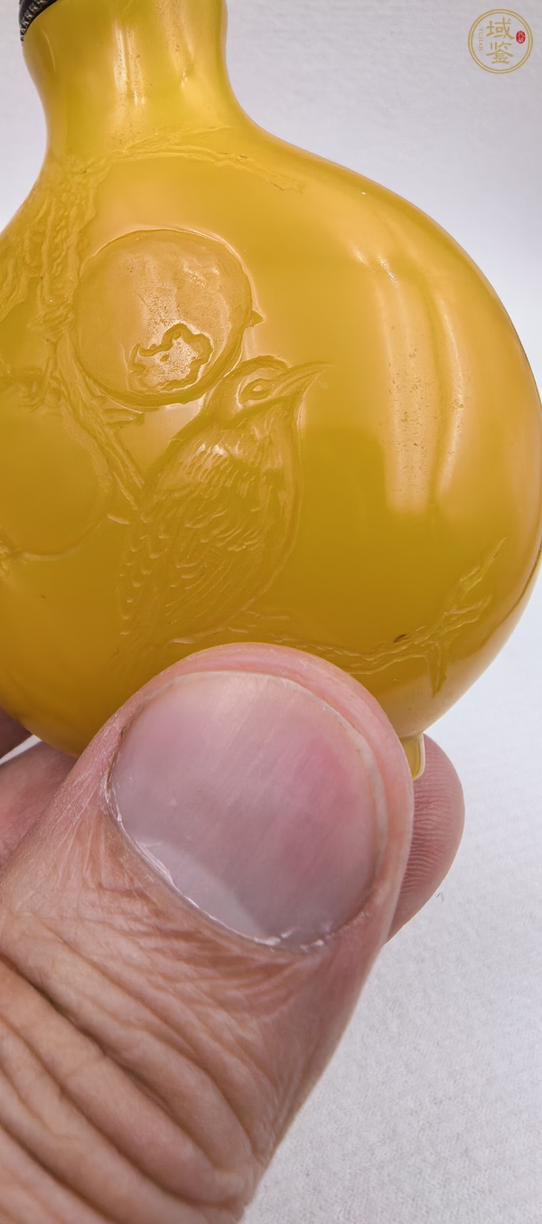古玩玉器雞油黃料器鼻煙壺真品鑒賞圖