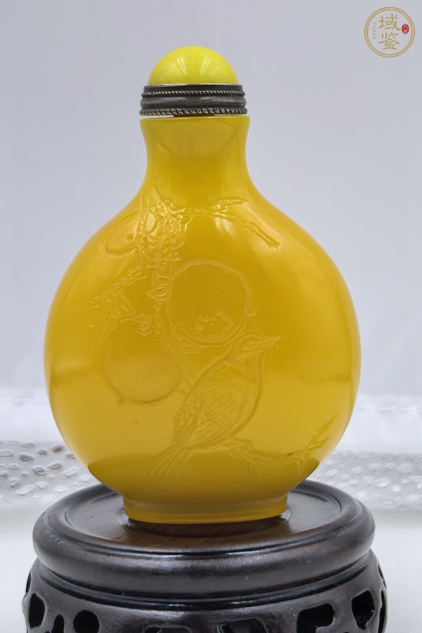 古玩雞油黃料器鼻煙壺真品鑒賞圖