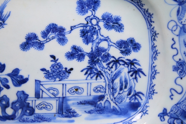 古玩陶瓷清乾隆·青花開窗洞石欄桿松樹花鳥紋八方盤拍賣，當前價格0元