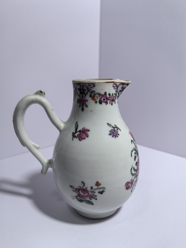 古玩陶瓷花卉紋廣彩奶壺拍賣，當(dāng)前價(jià)格1500元