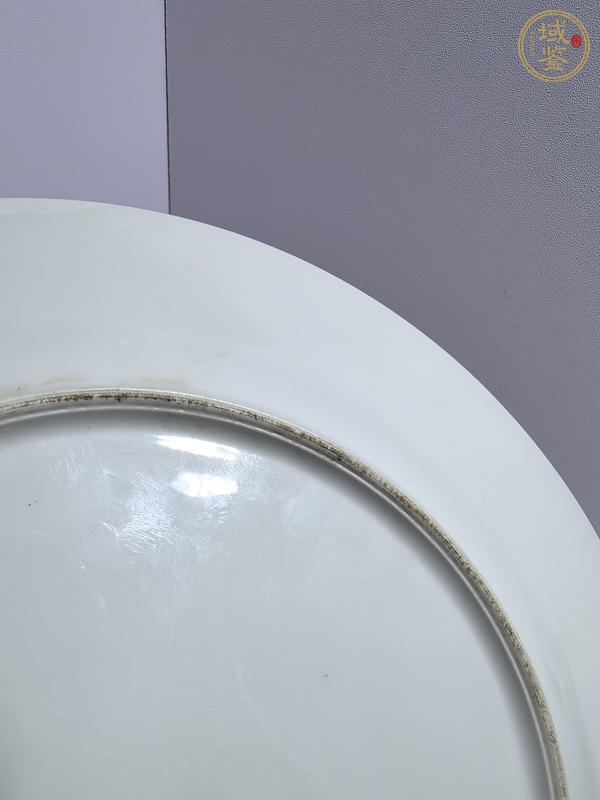 古玩陶瓷仕女紋粉彩盤真品鑒賞圖