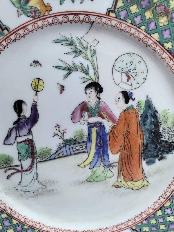 古玩陶瓷仕女紋粉彩盤真品鑒賞圖