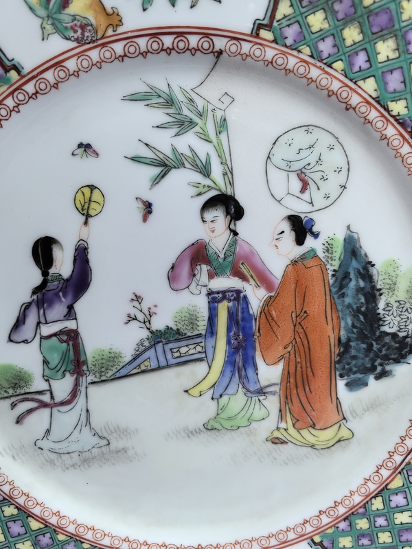 古玩陶瓷仕女紋粉彩盤(pán)拍賣(mài)，當(dāng)前價(jià)格3000元