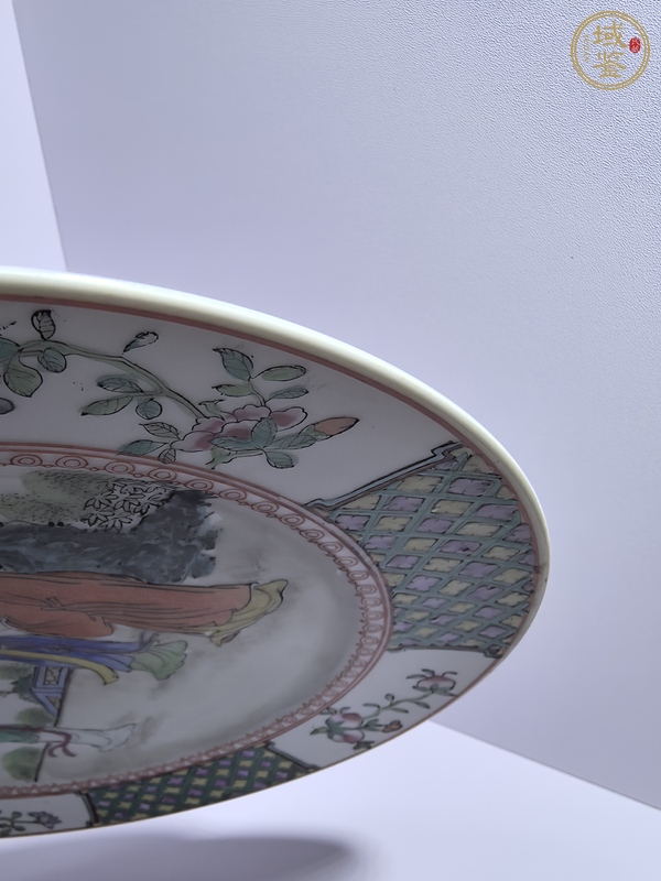 古玩陶瓷仕女紋粉彩盤真品鑒賞圖