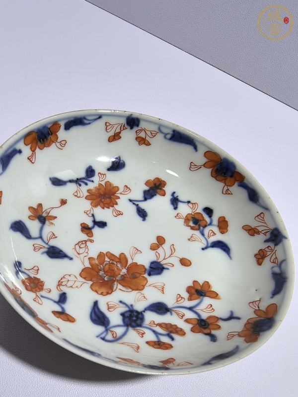 古玩陶瓷青花礬紅花卉紋杯盤真品鑒賞圖