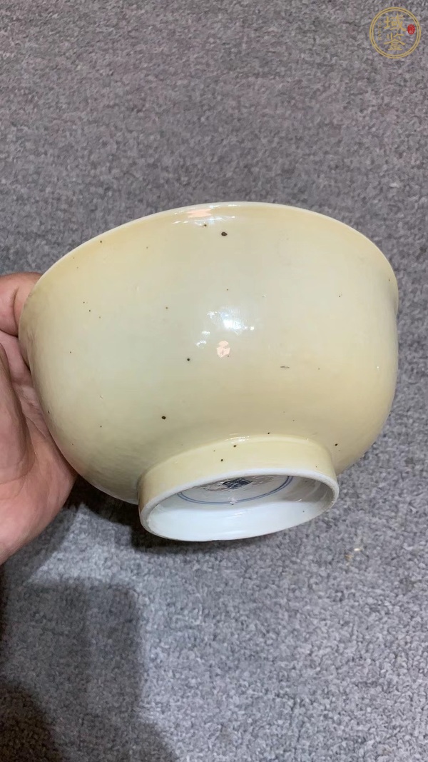 古玩陶瓷外醬釉內(nèi)青花花卉紋碗真品鑒賞圖