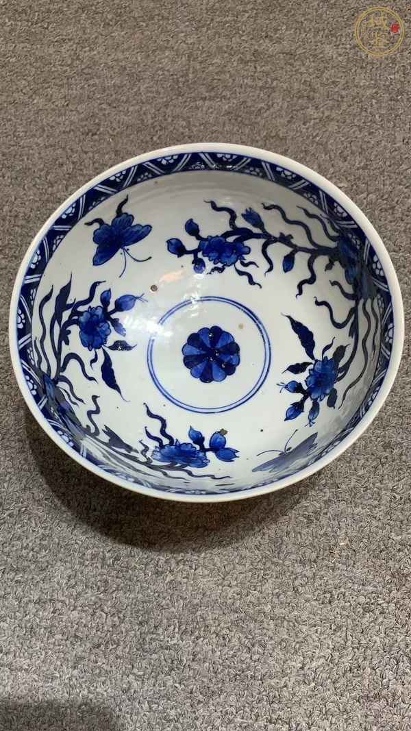 古玩陶瓷外醬釉內(nèi)青花花卉紋碗真品鑒賞圖