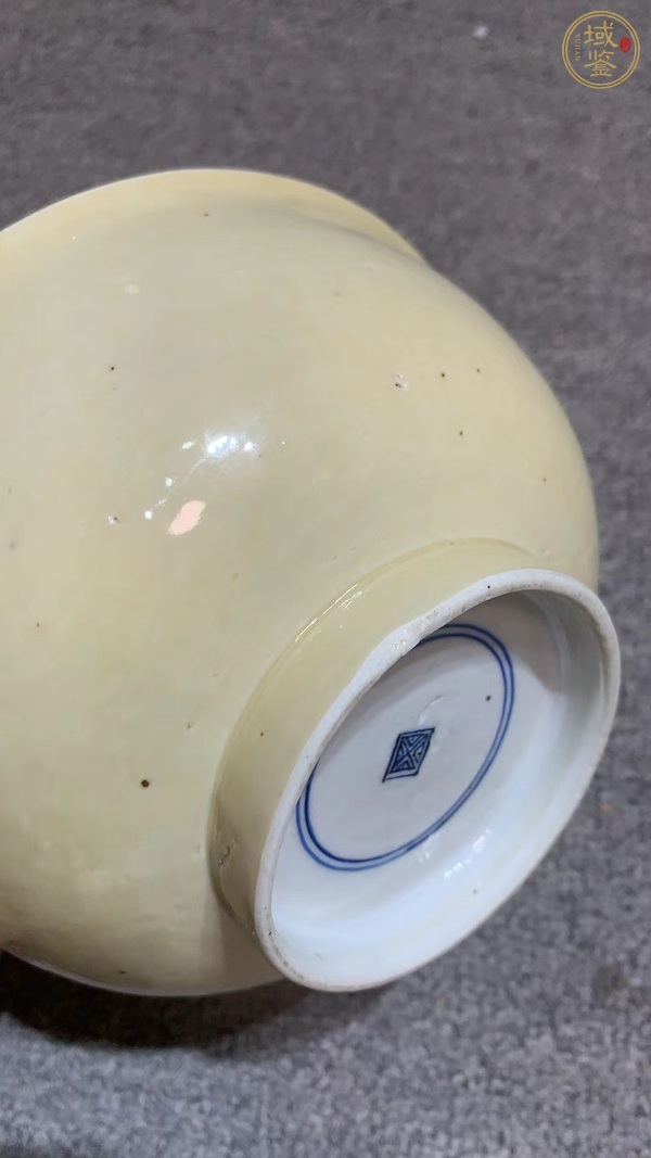 古玩陶瓷外醬釉內(nèi)青花花卉紋碗真品鑒賞圖