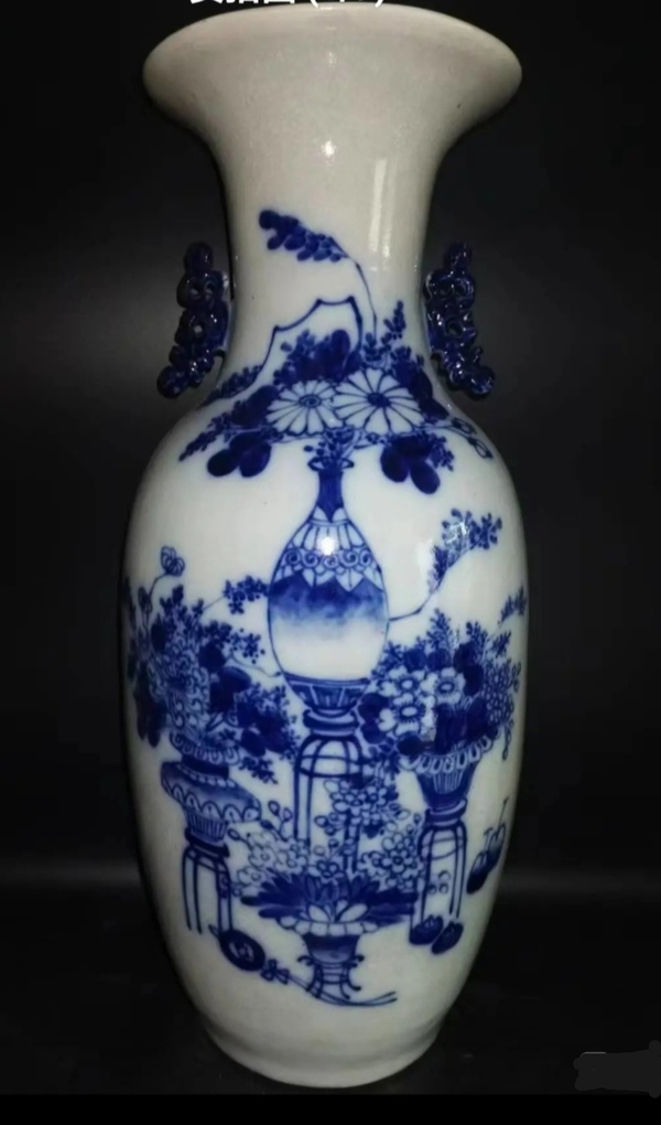 古玩轉賣清代晚期博古圖青花大瓶拍賣，當前價格220元