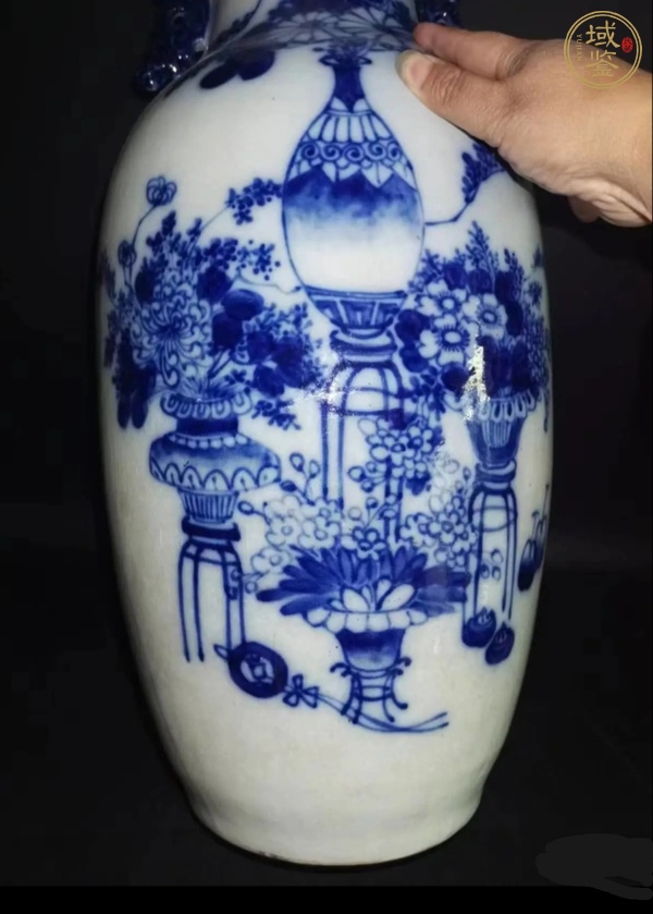 古玩陶瓷博古圖青花瓶真品鑒賞圖