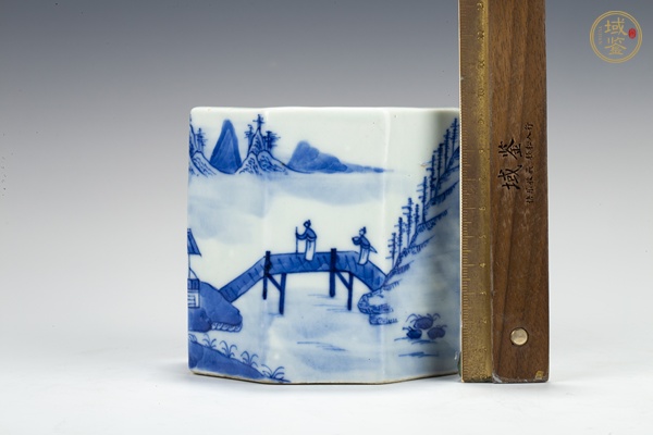 古玩陶瓷清道光·青花通景山水人物八方筆筒真品鑒賞圖
