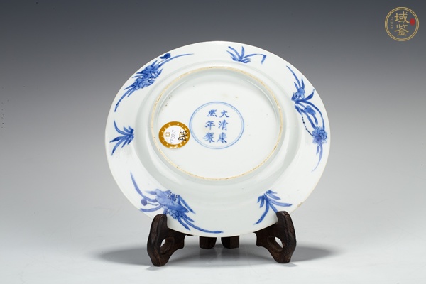 古玩陶瓷清康熙·青花魚藻紋折沿小盤真品鑒賞圖