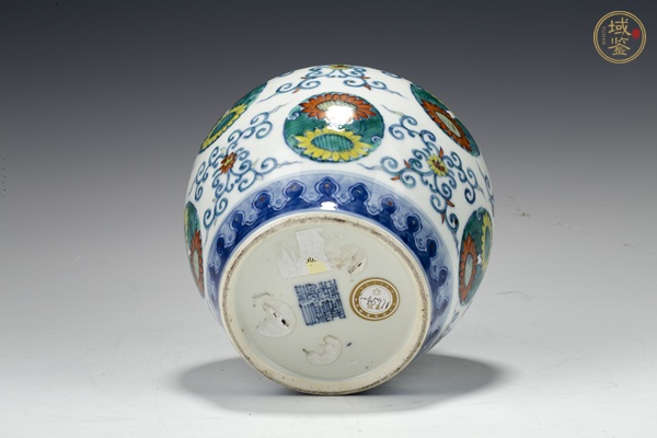 古玩陶瓷清道光·斗彩團(tuán)花紋蓋罐真品鑒賞圖
