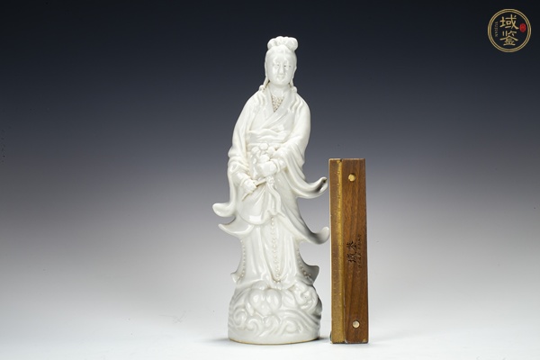 古玩陶瓷民國·白釉觀音立像真品鑒賞圖