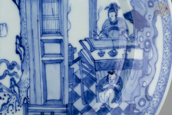 古玩陶瓷清康熙·青花西廂記人物紋折沿盤真品鑒賞圖