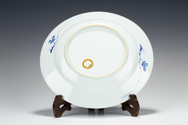 古玩陶瓷清康熙·青花西廂記人物紋折沿盤拍賣，當(dāng)前價(jià)格8200元