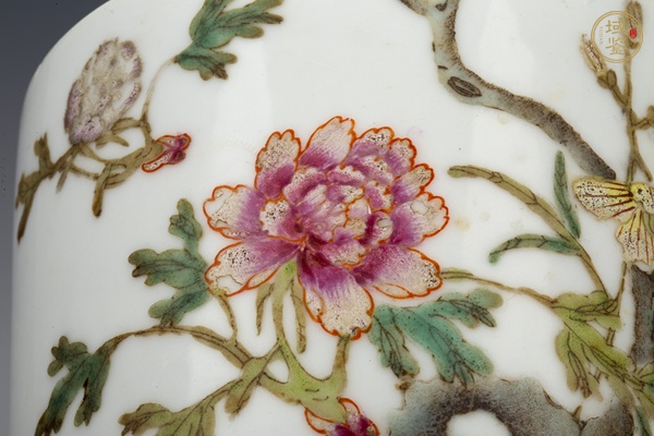 古玩陶瓷民國·粉彩花蝶紋蓋缸真品鑒賞圖