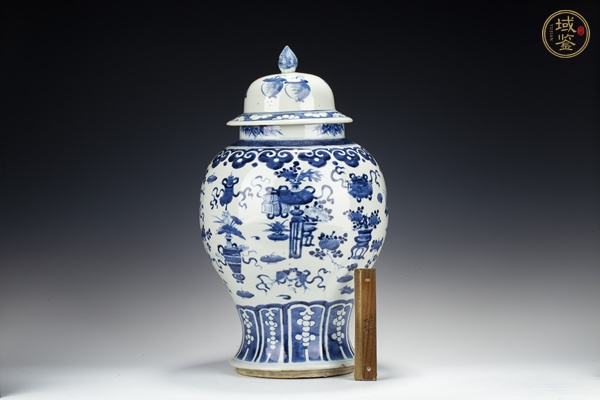 古玩陶瓷清晚·青花博古清供八寶紋將軍罐真品鑒賞圖