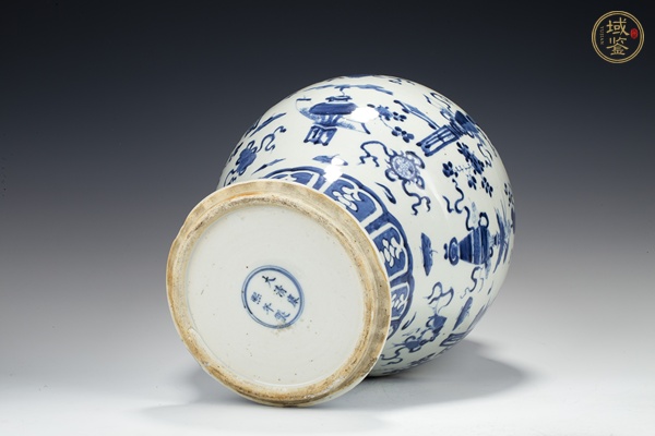 古玩陶瓷清晚·青花博古清供八寶紋將軍罐真品鑒賞圖