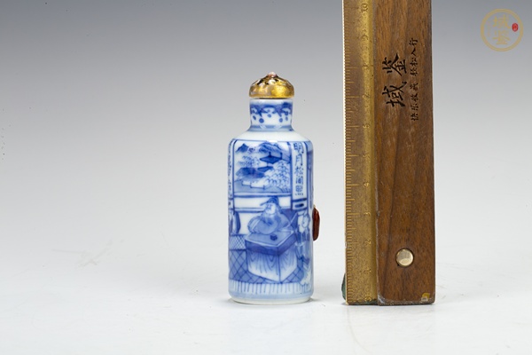 古玩陶瓷清晚·青花人物故事紋鼻煙壺真品鑒賞圖