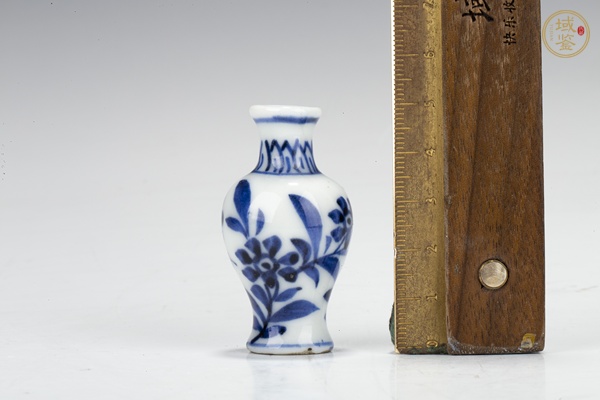 古玩陶瓷清康熙·青花花卉紋小觀音瓶真品鑒賞圖