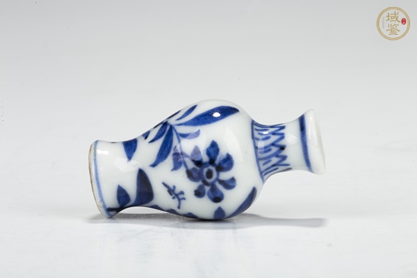 古玩陶瓷清康熙·青花花卉紋小觀音瓶真品鑒賞圖