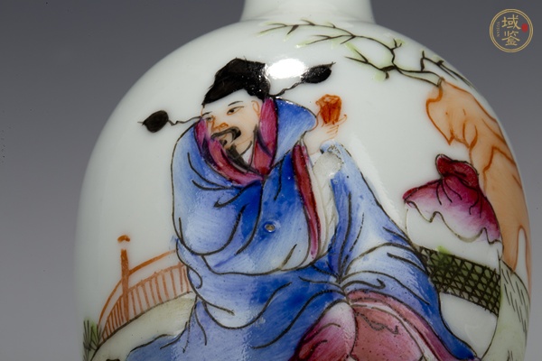 古玩陶瓷民國·粉彩太白醉酒圖長頸小瓶真品鑒賞圖