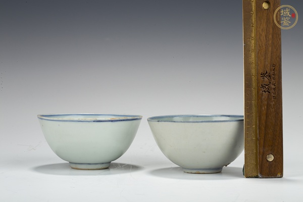 古玩陶瓷明萬歷·青花高官厚祿人物紋杯一對真品鑒賞圖