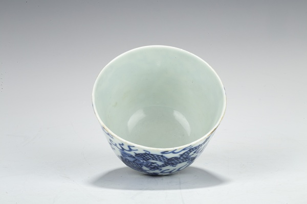 古玩陶瓷清晚·青花云龍紋杯拍賣，當前價格3000元