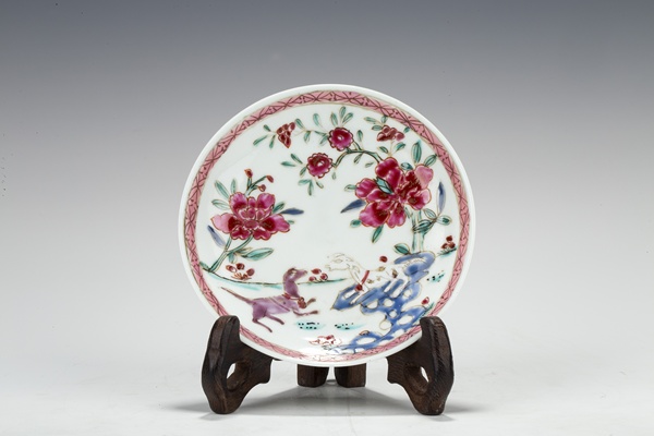 古玩轉(zhuǎn)賣清雍正·粉彩瑞犬牡丹紋碟拍賣，當(dāng)前價格3888元