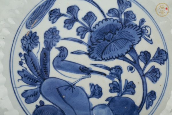 古玩陶瓷明萬歷·青花花鳥紋花口盤真品鑒賞圖