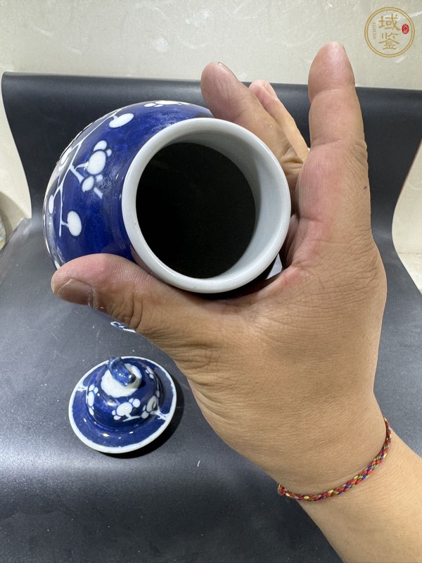 古玩陶瓷青花冰梅紋蓋瓶真品鑒賞圖