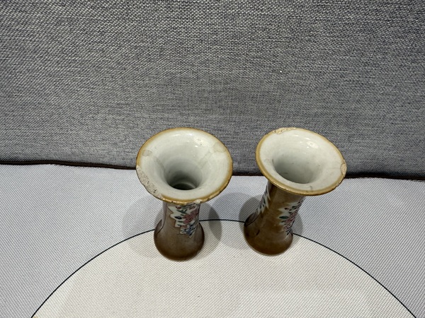古玩陶瓷紫金釉開光粉彩花卉紋束腰花觚拍賣,當前價格1600元