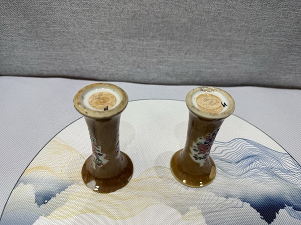 古玩陶瓷紫金釉開光粉彩花卉紋束腰花觚拍賣，當前價格1600元