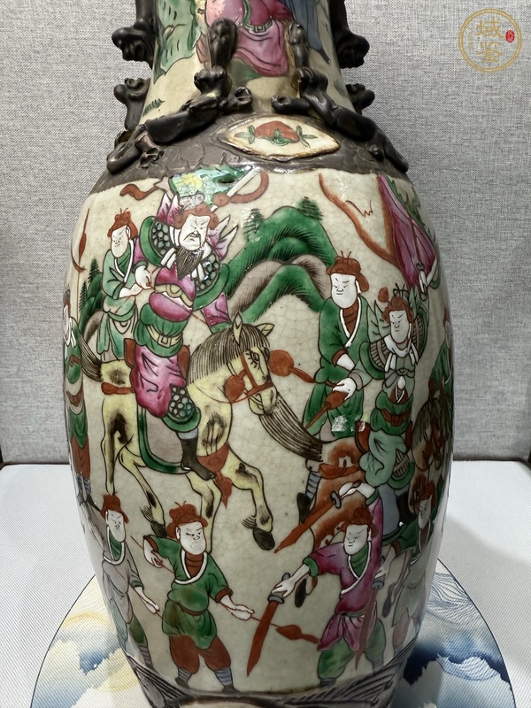 古玩陶瓷哥釉地鐵銹釉五彩加粉彩刀馬人瓶真品鑒賞圖