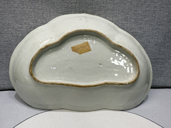古玩陶瓷人物花鳥蝶紋廣彩盤拍賣，當前價格2680元