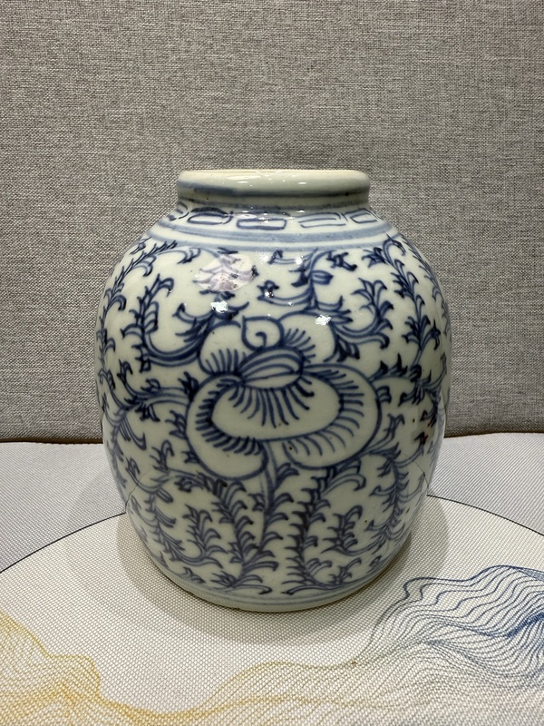 古玩轉賣纏枝花卉紋青花罐拍賣，當前價格588元