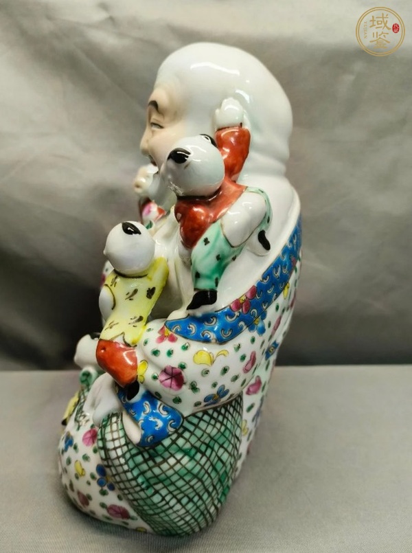 古玩陶瓷五子鬧佛粉彩塑像真品鑒賞圖